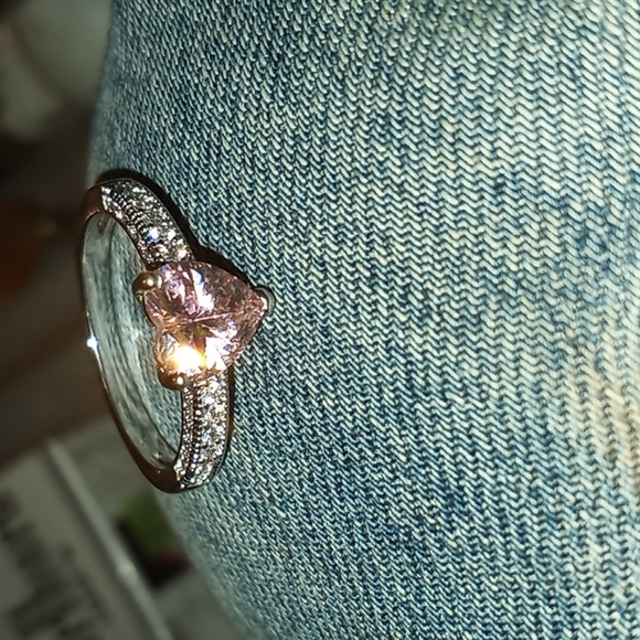 Pink sapphire & dimond engagement ring - Picture 1 of 5